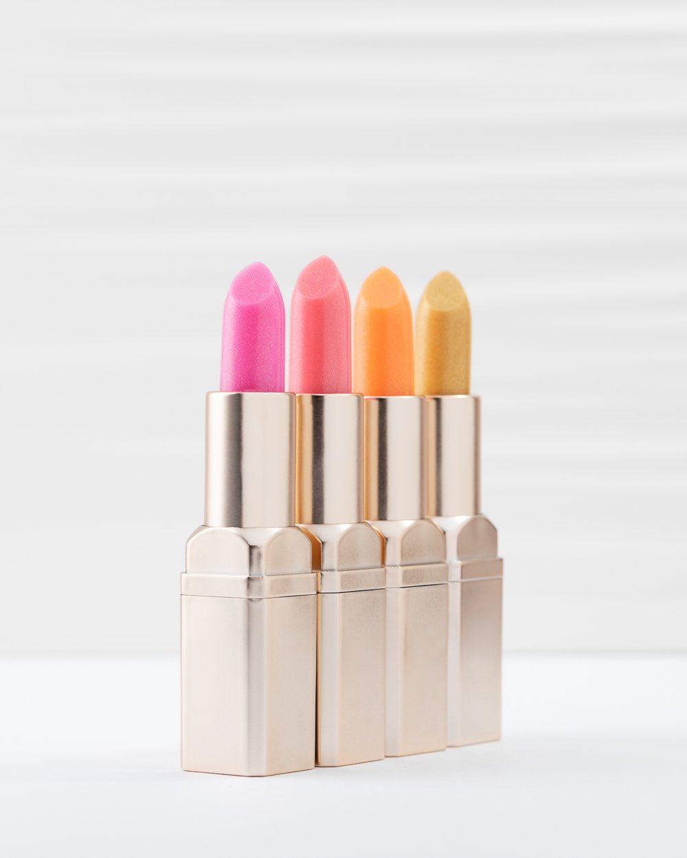 Color-Changing Lip Gloss for Dry Lips