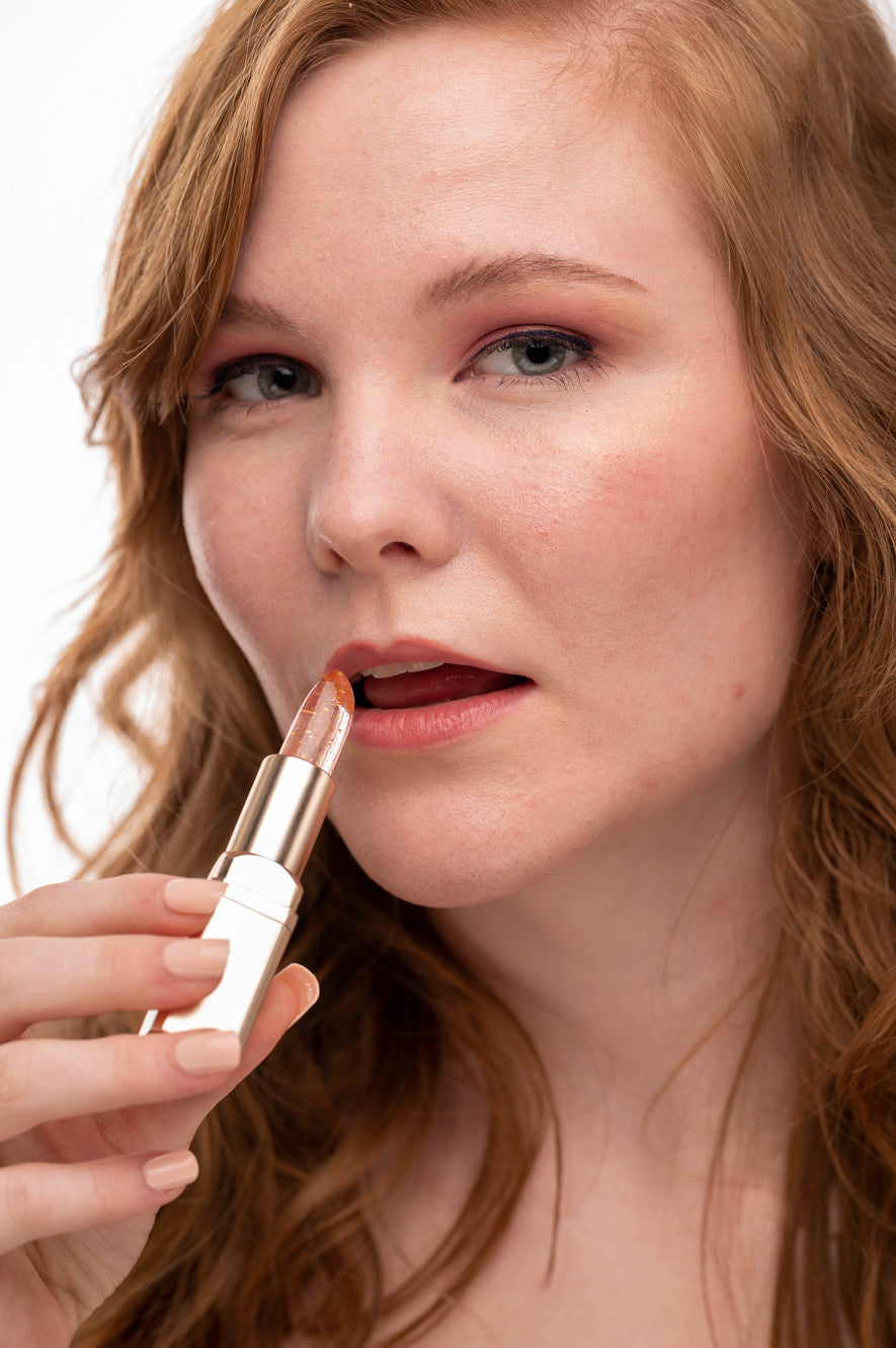 Color-Changing Lip Gloss for Dry Lips