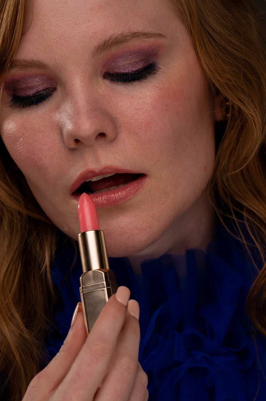 Color-Changing Lip Gloss for Dry Lips